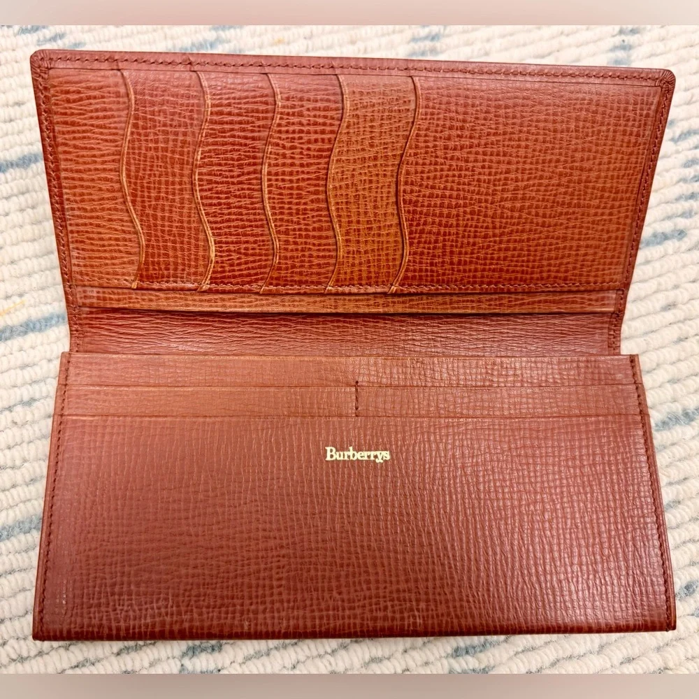 BURRBERRYS Vintage Rare 90’s Unisex Brown Textured Leather Long Bifold Wallet